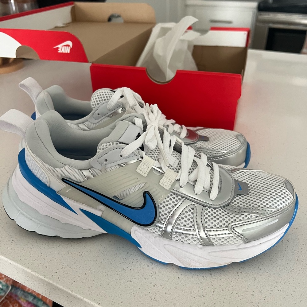 Nike v2K Run